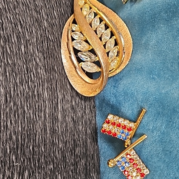 Vintage lot of 5 pieces of jewelry, JJ brooch, enamel flowers necklace - Picture 3 of 16